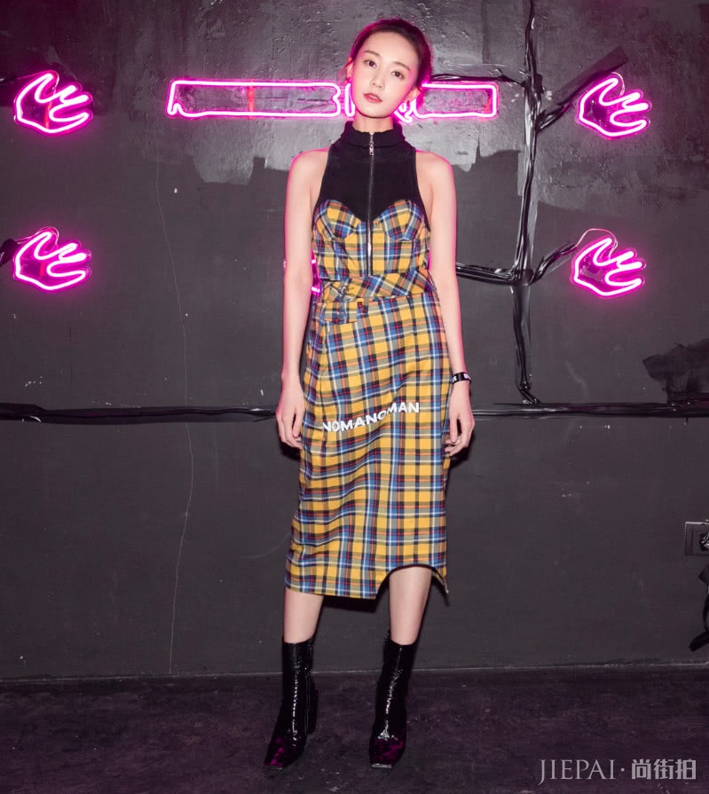 ��һͩ�����������磬�����𡰶�ͷЬ����